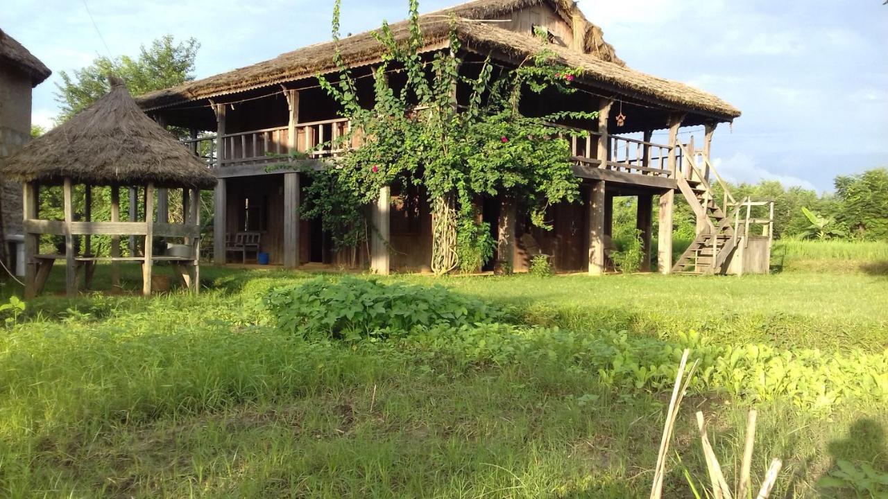 Shanta Ghar A Rustic Guesthouse チトワン エクステリア 写真