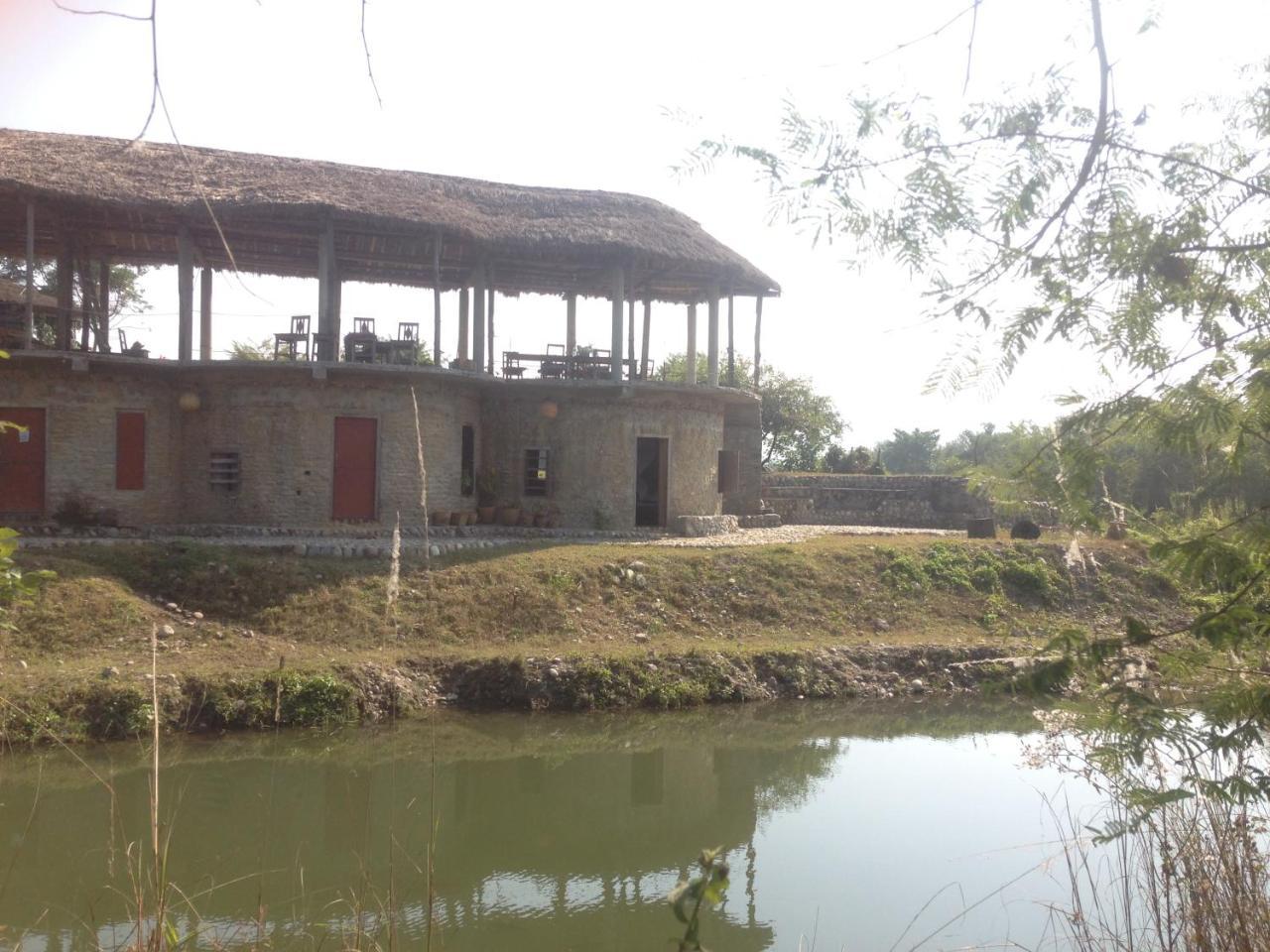 Shanta Ghar A Rustic Guesthouse チトワン エクステリア 写真