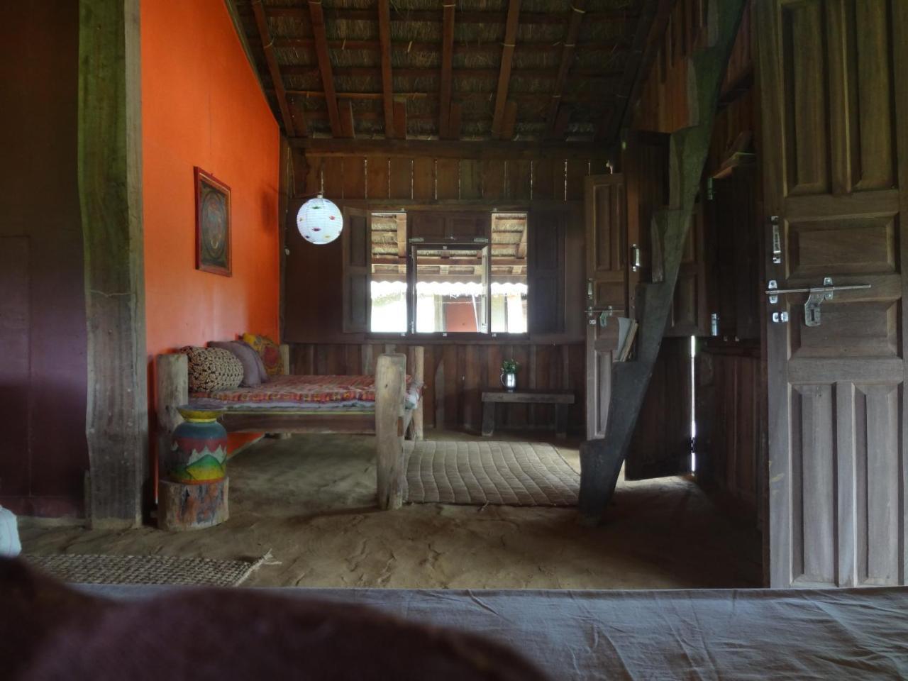 Shanta Ghar A Rustic Guesthouse チトワン エクステリア 写真