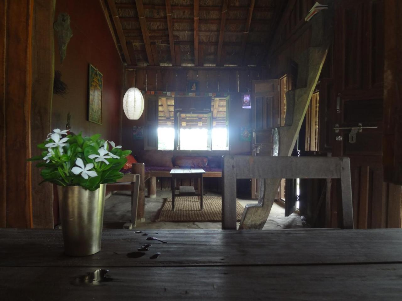 Shanta Ghar A Rustic Guesthouse チトワン エクステリア 写真