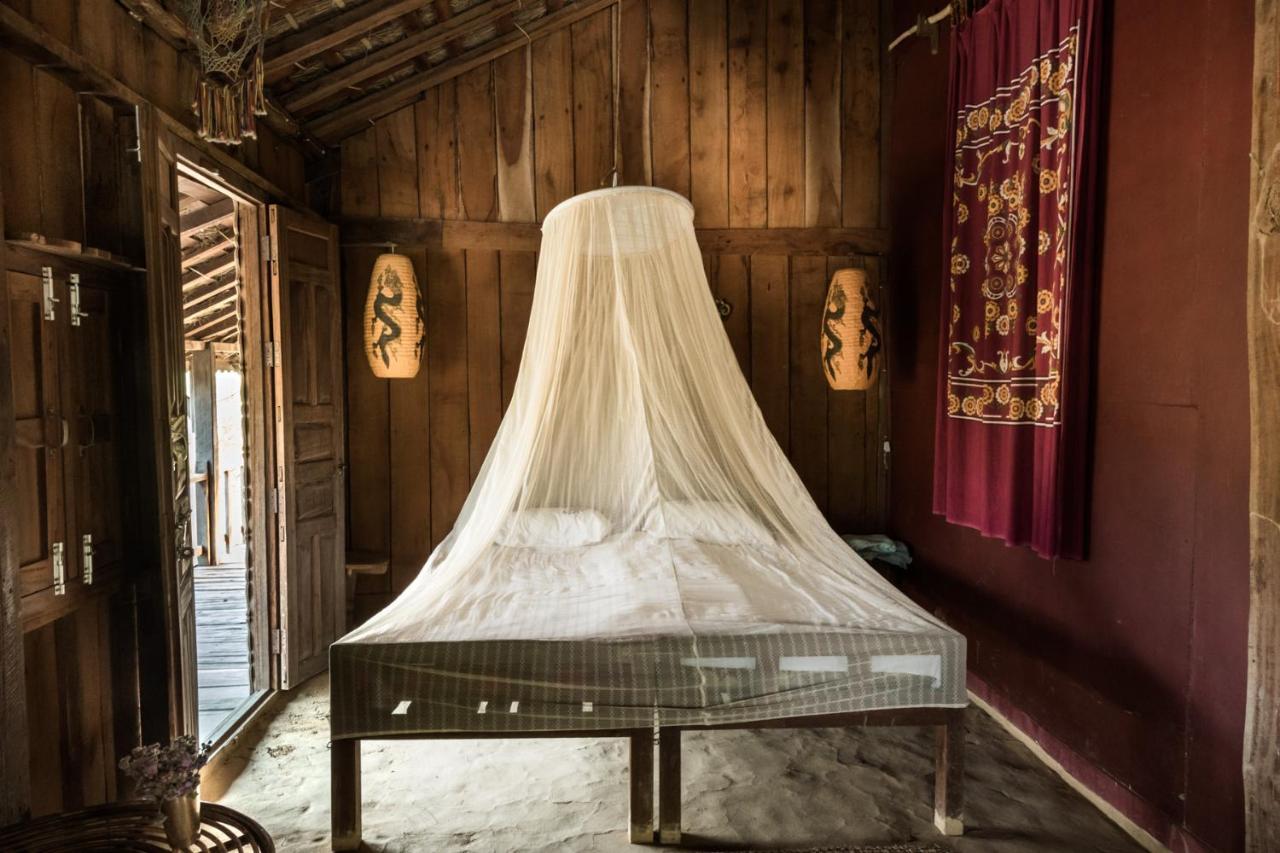 Shanta Ghar A Rustic Guesthouse チトワン エクステリア 写真